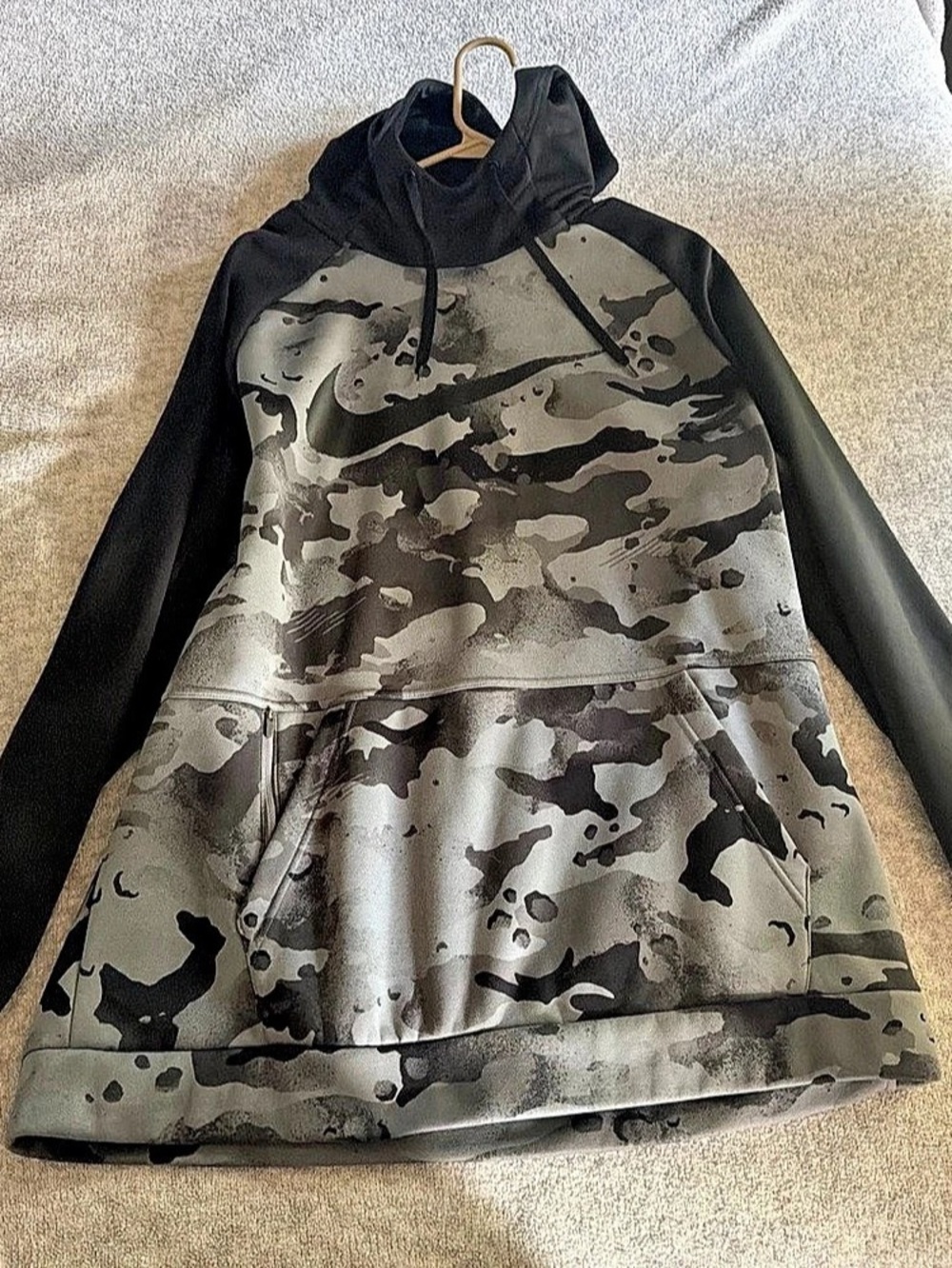 Nike Camo Dri-FIT Hoodie in Black & Gray Size XL